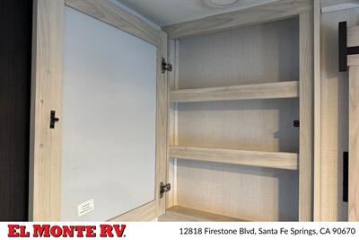 2024 Forest River Sunseeker 2150SLE   - Photo 28 - Santa Fe Springs, CA 90670