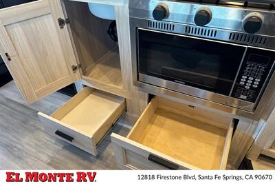2024 Forest River Sunseeker 2150SLE   - Photo 22 - Santa Fe Springs, CA 90670