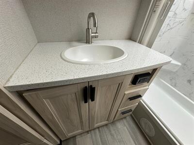 2023 Forest River Forester 2441DS   - Photo 33 - Orlando, FL 32808