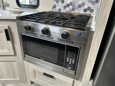 2023 Forest River Forester 2441DS   - Photo 23 - Orlando, FL 32808