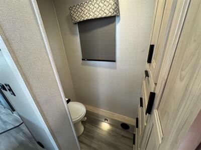 2023 Forest River Forester 2441DS   - Photo 21 - Orlando, FL 32808
