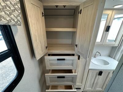 2023 Forest River Forester 2441DS   - Photo 32 - Orlando, FL 32808