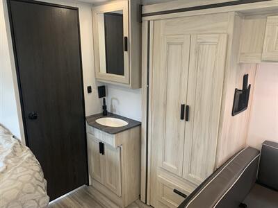 2024 Forest River Sunseeker 2150SLE   - Photo 17 - Santa Fe Springs, CA 90670