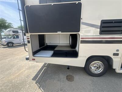 2023 Coachmen Leprechaun 230CB   - Photo 6 - McKinney, TX 75070