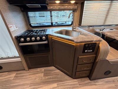 2024 Thor Four Winds 28A - Photo 23 - Santa Fe Springs, CA 90670