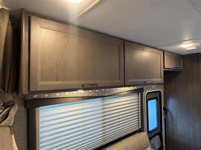 2024 Thor Four Winds 28A - Photo 32 - Santa Fe Springs, CA 90670