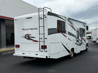 2024 Thor Four Winds 28A - Photo 3 - Santa Fe Springs, CA 90670