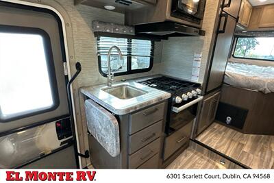 2024 Thor Four Winds 22E   - Photo 17 - Santa Fe Springs, CA 90670