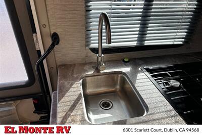 2024 Thor Four Winds 22E   - Photo 18 - Santa Fe Springs, CA 90670
