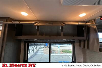 2024 Thor Four Winds 22E   - Photo 15 - Santa Fe Springs, CA 90670