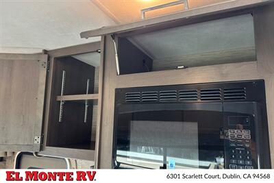 2024 Thor Four Winds 22E   - Photo 21 - Santa Fe Springs, CA 90670