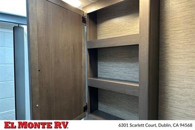 2024 Thor Four Winds 22E   - Photo 28 - Santa Fe Springs, CA 90670