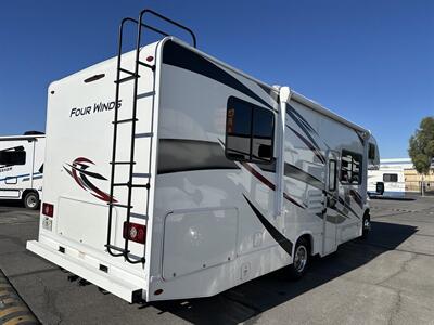 2024 Thor Four Winds 28A   - Photo 4 - Santa Fe Springs, CA 90670