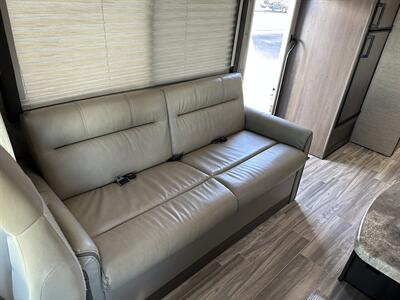 2024 Thor Four Winds 28A   - Photo 8 - Santa Fe Springs, CA 90670