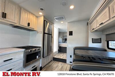 2024 Forest River Sunseeker 2850SLE   - Photo 26 - Santa Fe Springs, CA 90670