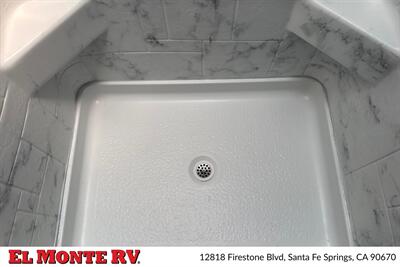 2024 Forest River Sunseeker 2850SLE   - Photo 31 - Santa Fe Springs, CA 90670