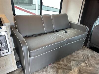 2023 Forest River Sunseeker 3250DSLE   - Photo 31 - Orlando, FL 32808