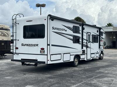2023 Forest River Sunseeker 3250DSLE   - Photo 3 - Orlando, FL 32808