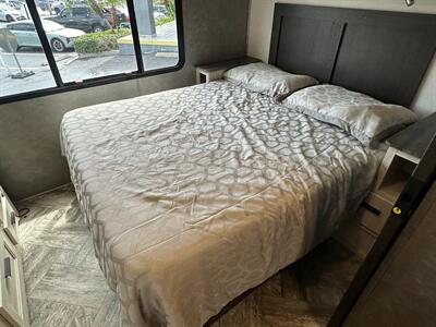 2023 Forest River Sunseeker 3250DSLE   - Photo 29 - Orlando, FL 32808