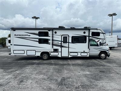 2023 Forest River Sunseeker 3250DSLE   - Photo 2 - Orlando, FL 32808