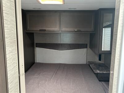 2024 Thor Four Winds 28A   - Photo 16 - Las Vegas, NV 89121