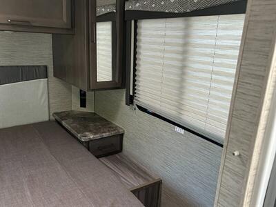 2024 Thor Four Winds 28A   - Photo 14 - Santa Fe Springs, CA 90670