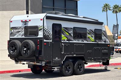 2025 MDC XT17HRT FAMILY 25FT   - Photo 3 - Santa Fe Springs, CA 90670