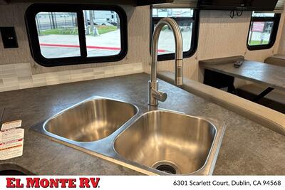 2023 Coachmen Pursuit 31BH   - Photo 18 - Dublin, CA 94568
