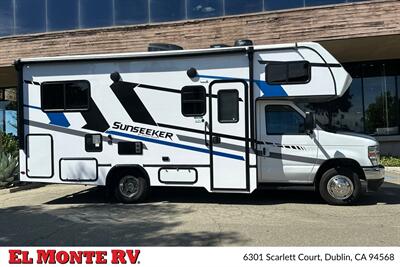 2025 Forest River Sunseeker 2150SLE   - Photo 2 - Santa Fe Springs, CA 90670