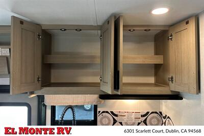 2025 Forest River Sunseeker 2150SLE   - Photo 21 - Santa Fe Springs, CA 90670