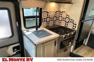 2025 Forest River Sunseeker 2150SLE   - Photo 16 - Santa Fe Springs, CA 90670