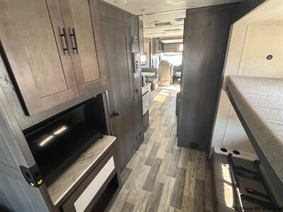 2023 Forest River FR3 32DS   - Photo 22 - Santa Fe Springs, CA 90670