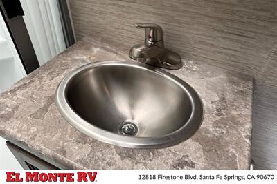 2024 Thor Four Winds 22E   - Photo 30 - Santa Fe Springs, CA 90670
