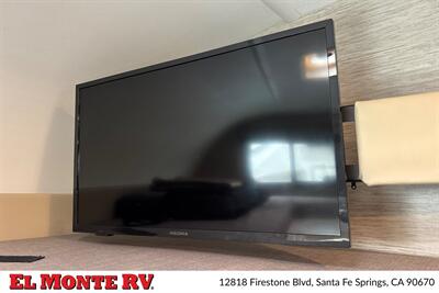 2024 Thor Four Winds 22E   - Photo 16 - Santa Fe Springs, CA 90670