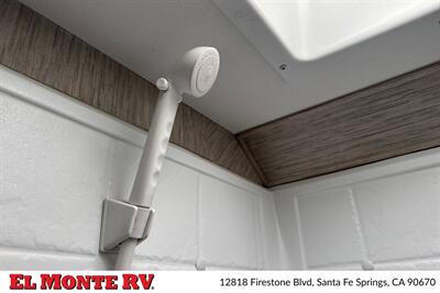 2024 Thor Four Winds 22E   - Photo 33 - Santa Fe Springs, CA 90670