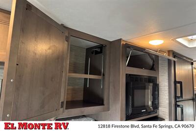 2024 Thor Four Winds 22E   - Photo 22 - Santa Fe Springs, CA 90670