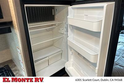 2024 Thor Four Winds 22E   - Photo 24 - Santa Fe Springs, CA 90670