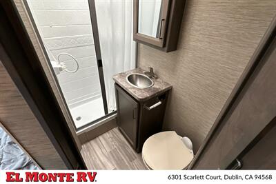 2024 Thor Four Winds 22E   - Photo 28 - Santa Fe Springs, CA 90670