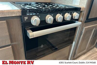 2024 Thor Four Winds 22E   - Photo 20 - Santa Fe Springs, CA 90670