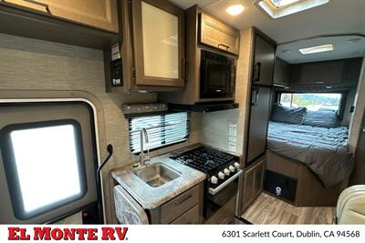 2024 Thor Four Winds 22E   - Photo 17 - Santa Fe Springs, CA 90670