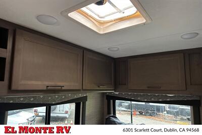 2024 Thor Four Winds 22E   - Photo 35 - Santa Fe Springs, CA 90670