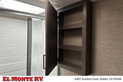 2024 Thor Four Winds 22E   - Photo 29 - Santa Fe Springs, CA 90670