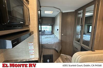 2024 Thor Four Winds 22E   - Photo 27 - Santa Fe Springs, CA 90670