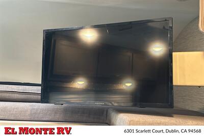 2024 Thor Four Winds 22E   - Photo 16 - Santa Fe Springs, CA 90670