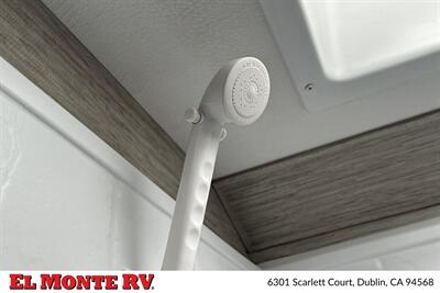 2024 Thor Four Winds 22E   - Photo 33 - Santa Fe Springs, CA 90670