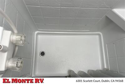 2024 Thor Four Winds 22E   - Photo 32 - Santa Fe Springs, CA 90670