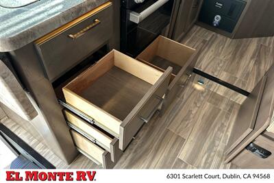 2024 Thor Four Winds 22E - Photo 21 - Santa Fe Springs, CA 90670