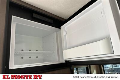 2024 Thor Four Winds 22E - Photo 23 - Santa Fe Springs, CA 90670