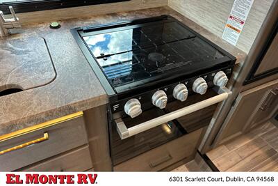 2024 Thor Four Winds 22E - Photo 18 - Santa Fe Springs, CA 90670
