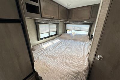 2024 Thor Four Winds 22E   - Photo 33 - Santa Fe Springs, CA 90670
